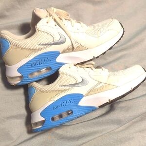 Nike Air Max in White and Light Blue Euc